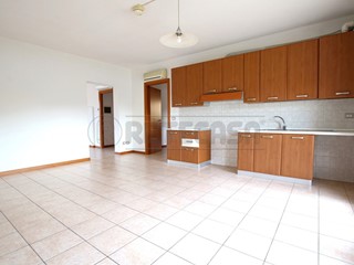 Quadrilocale in Vendita a Barbarano Mossano, 130'000&euro;, 90 m², con Box