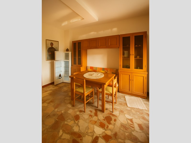 Casa Semi Indipendente in Vendita a Neviano, 75'000€, 220 m²