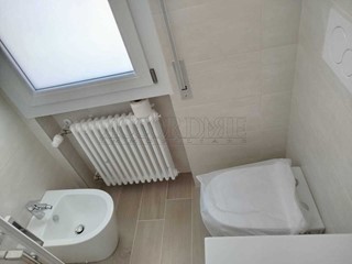 Appartamento in Affitto a Padova, zona Guizza, 700€, 80 m², con Box