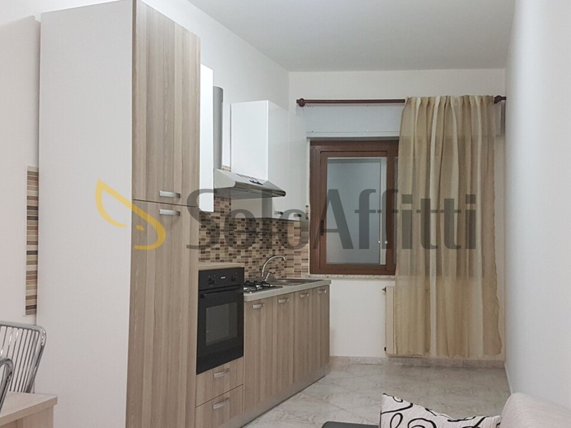 Stanza in Affitto a Catanzaro, zona Lido Corso, 280&euro;, 75 m², arredato