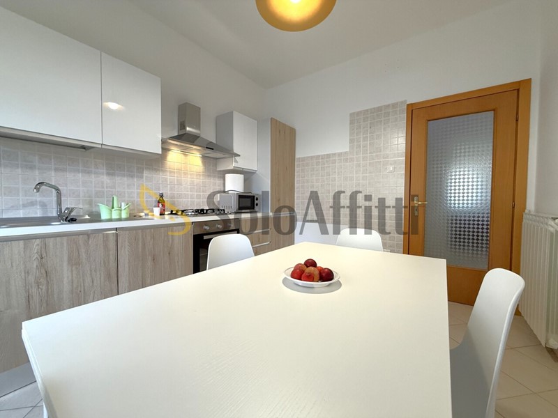 Stanza in Affitto a Catanzaro, zona Fortuna, 250&euro;, 135 m², arredato