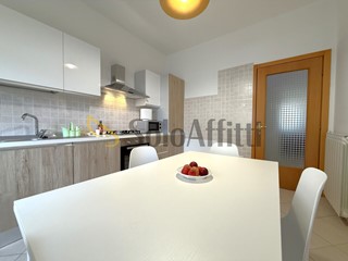 Stanza in Affitto a Catanzaro, zona Fortuna, 250&euro;, 135 m², arredato