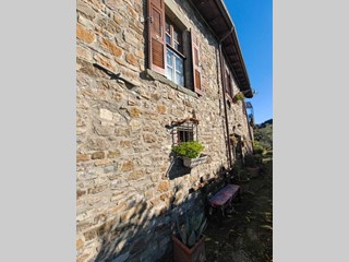 Casa Semi Indipendente in Vendita a Bagnone, 340'000€, 250 m²