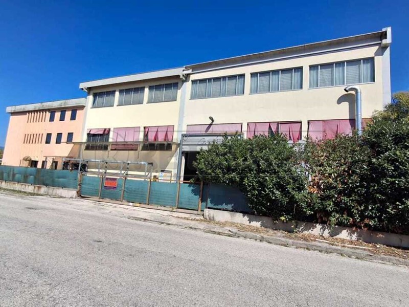 Capannone in Vendita a Arzignano, 2'000'000€, 3395 m²