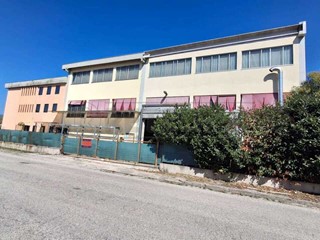 Capannone in Vendita a Arzignano, 2'000'000€, 3395 m²