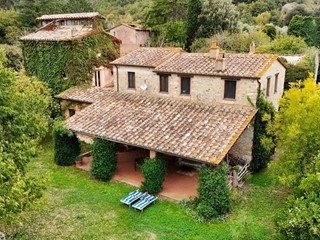 Casa Indipendente in Vendita a Baschi, 774'000&euro;, 287 m²