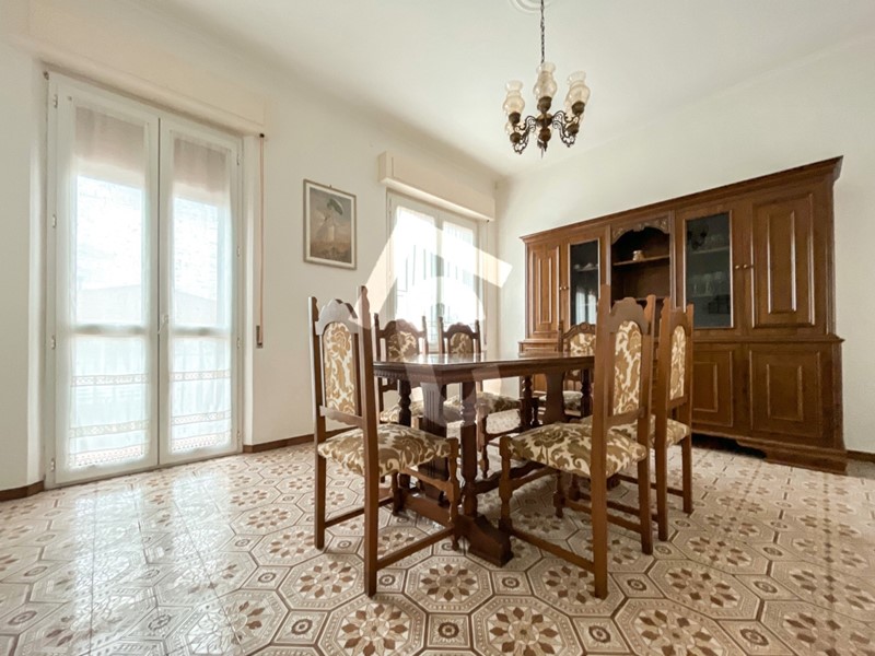 Trilocale in Vendita a Santa Maria Nuova, zona Collina, 63'000€, 135 m²