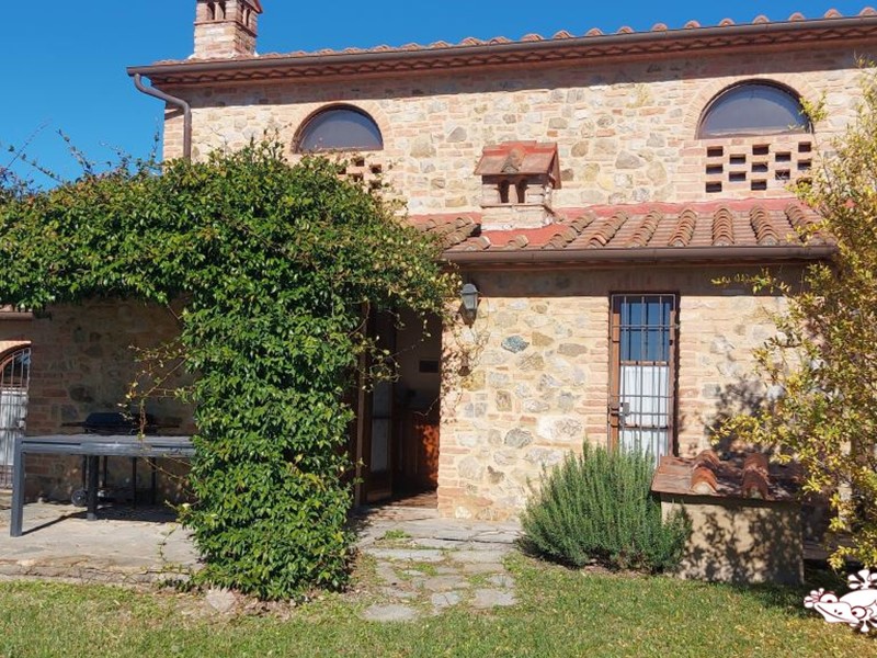 Villa in Vendita a Gambassi Terme, 375'000€, 111 m²