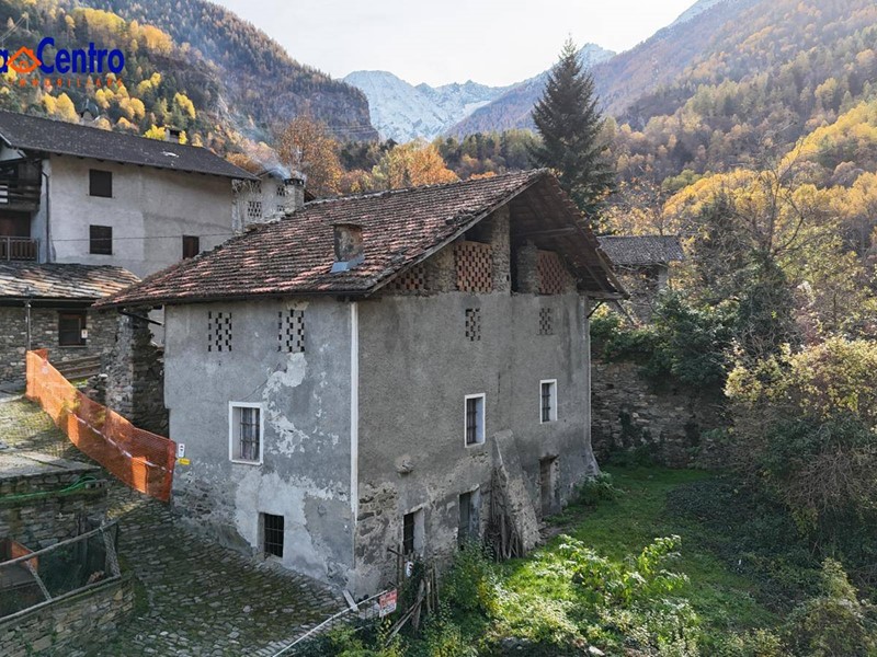 Casa Indipendente in Vendita a Aymavilles, 85'000&euro;, 160 m²