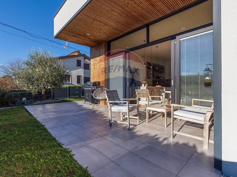 Villa in Vendita a Clivio, 525'000&euro;, 156 m²