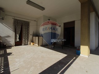 Appartamento in Vendita a Misterbianco, 160'000€, 179 m²