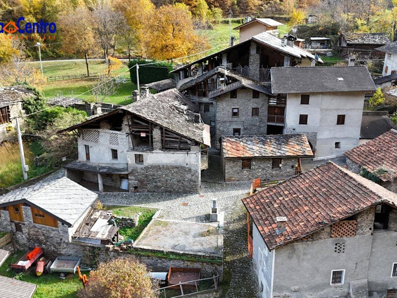 Casa Indipendente in Vendita a Aymavilles, 125'000&euro;, 285 m²