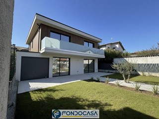 Villa in Vendita a Coccaglio, 350'000€, 181 m²