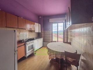 Appartamento in Vendita a Comunanza, 75'000&euro;, 101 m²