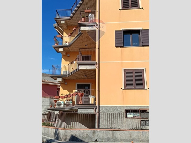 Appartamento in Vendita a Santa Maria di Licodia, 133'000€, 110 m²