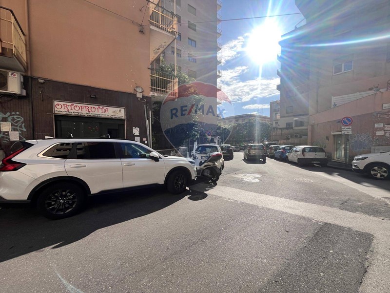 Immobile commerciale in Vendita a Catania, 65'000&euro;, 36 m²