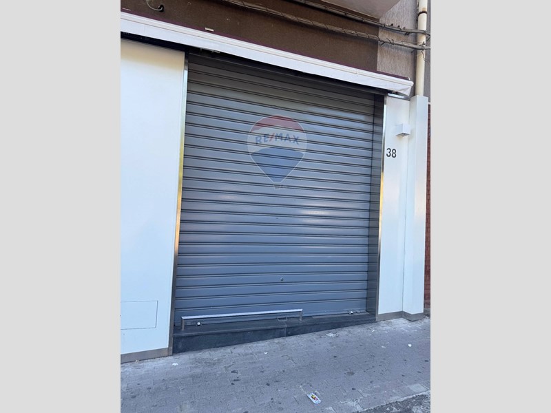 Immobile commerciale in Vendita a Aci Catena, 97'000€, 55 m²