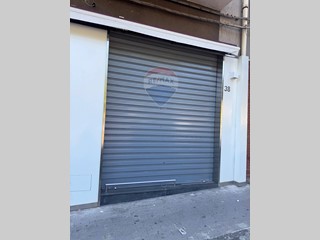 Immobile commerciale in Vendita a Aci Catena, 97'000€, 55 m²