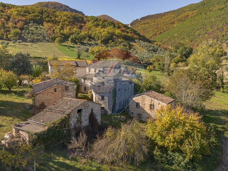 Rustico in Vendita a Serra San Quirico, 55'000&euro;, 300 m²