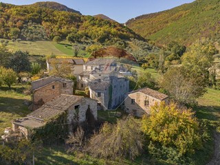 Rustico in Vendita a Serra San Quirico, 55'000&euro;, 300 m²