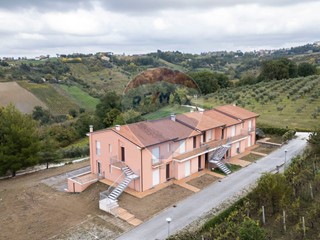 Appartamento in Vendita a Cupramontana, 119'000€, 68 m²