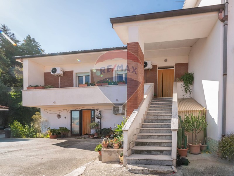 Casa Indipendente in Vendita a Serra San Quirico, 170'000&euro;, 165 m²