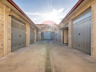 Box in Vendita a Jesi, 30'000€, 20 m²