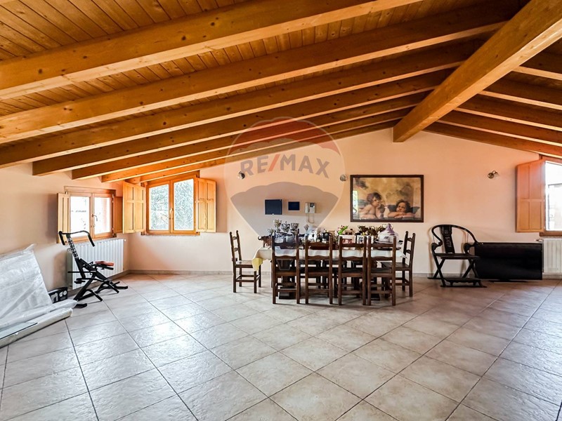 Appartamento in Vendita a Settimo Milanese, 550'000€, 299 m²