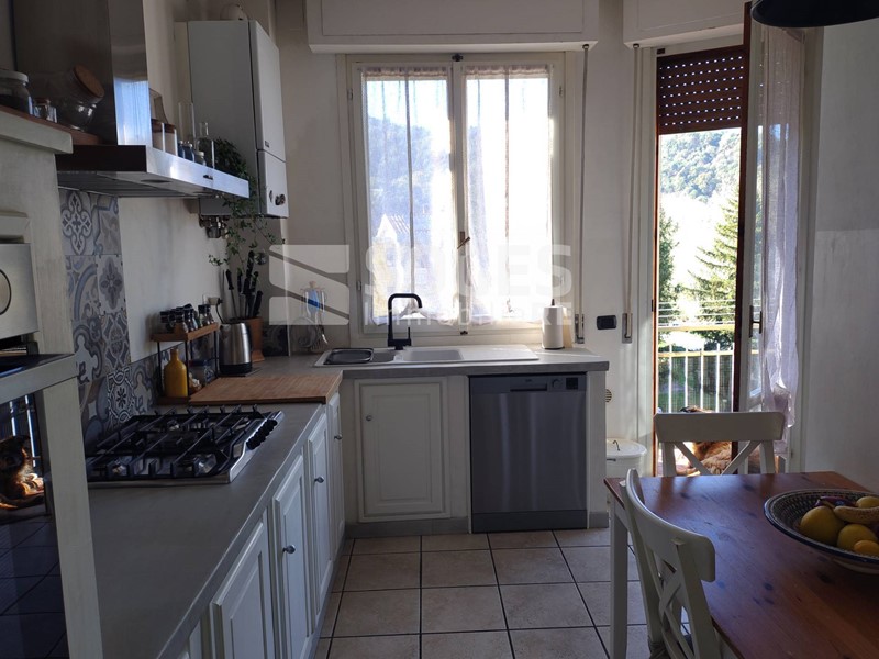 Quadrilocale in Vendita a Dicomano, 165'000€, 105 m²