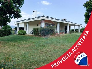 Casa Indipendente in Vendita a Moriago della Battaglia, 340'000€, 367 m²