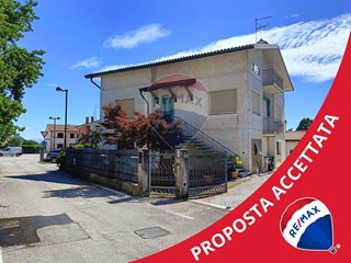 Casa Indipendente in Vendita a Valdobbiadene, 200'000€, 280 m²