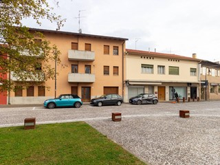 Appartamento in Vendita a Roveredo in Piano, 180'000&euro;, 230 m²