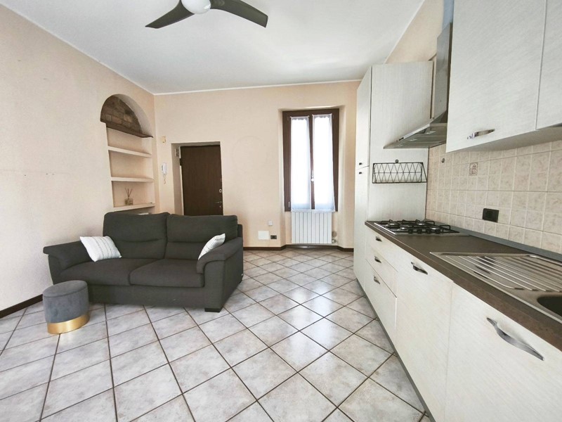 Bilocale in Affitto a Busto Arsizio, 700€, 65 m²