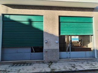Negozio in Affitto a Busto Arsizio, 800€, 120 m²