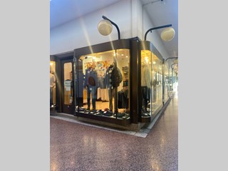 Immobile commerciale in Affitto a Lecco, 1'500€, 42 m²