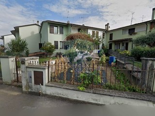 Appartamento in Vendita a Azzano Mella, 141'000€, 230 m²