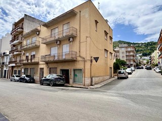 Trilocale in Vendita a Alcamo, 95'000€, 120 m²