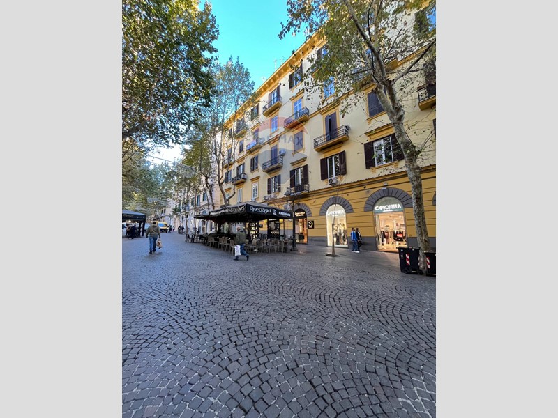 Appartamento in Vendita a Napoli, 1'250'000&euro;, 170 m²