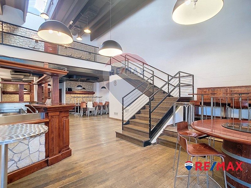 Immobile commerciale in Vendita a Venezia, 400'000&euro;, 215 m²