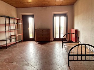 Casa Indipendente in Vendita a Mantova, 180'000&euro;, 245 m²