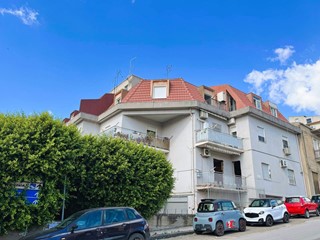 Quadrilocale in Vendita a Canicattì, 78'000€, 172 m²
