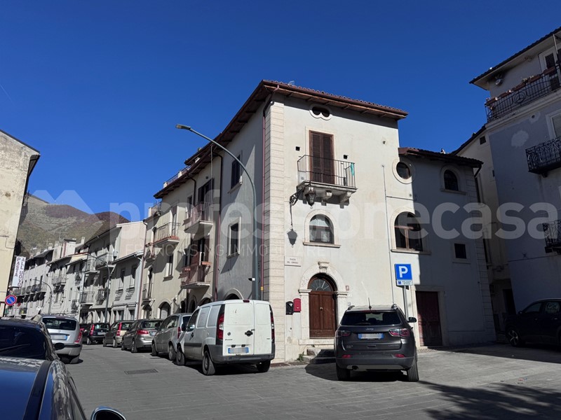 Trilocale in Affitto a Castel di Sangro, 3'400€, 60 m², arredato