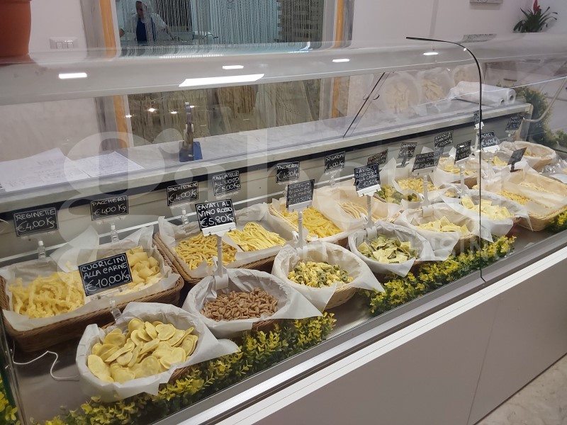 Attività commerciale in Vendita a Ravenna, 85'000&euro;, 106 m²