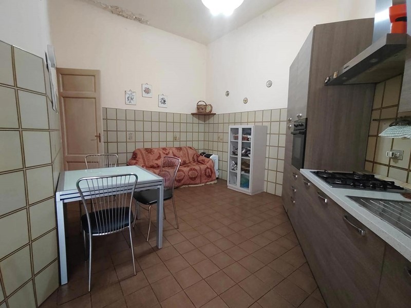 Casa Indipendente in Vendita a Barcellona Pozzo di Gotto, 50'000&euro;, 136 m²