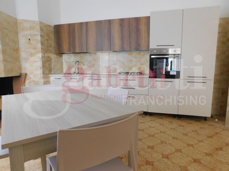 Quadrilocale in Affitto a Venafro, 600&euro;, 130 m², arredato