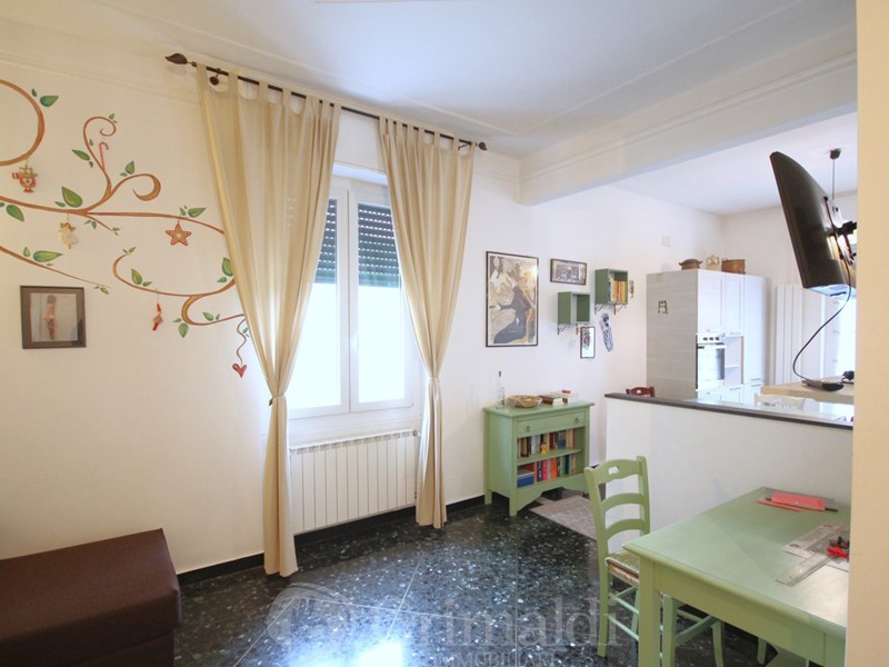 Quadrilocale in Vendita a Genova, 85'000&euro;, 73 m²
