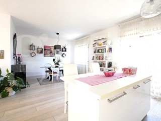 Quadrilocale in Vendita a Venezia, 225'000€, 120 m², arredato