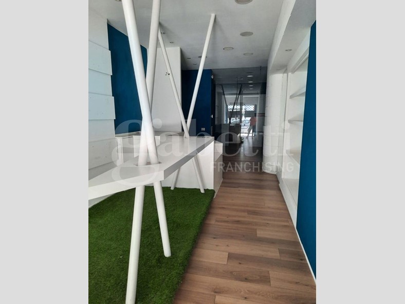 Negozio in Affitto a Codogno, 600€, 50 m²