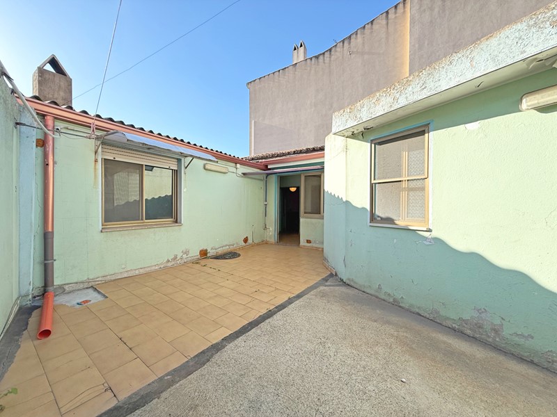 Casa Indipendente in Vendita a Sanluri, 55'000€, 107 m²