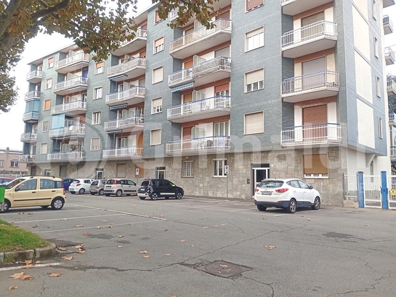Bilocale in Vendita a Beinasco, 70'000&euro;, 55 m², arredato